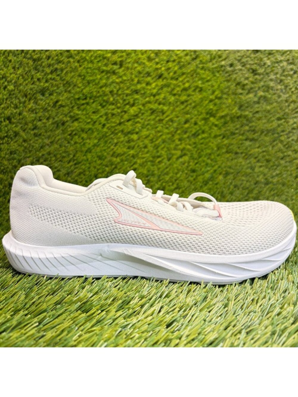 Altra Escalante 4 Womens Size 7.5 White Road Running Walking Shoes Sneakers